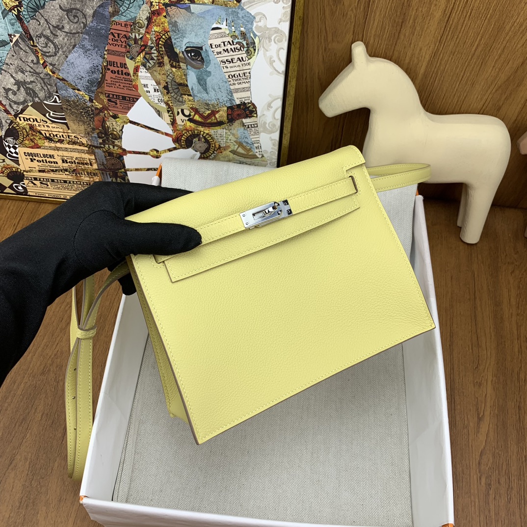 Hermes Kelly Danse Evercolor Bag In Jaune Poussin Color